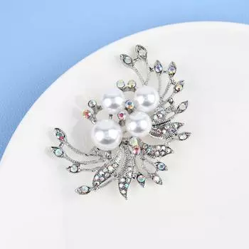 Новая элегантная брошь-булавка с четырьмя жемчужинами и цветком для женщин, стразы, праздничная офисная брошь-булавка, подарки