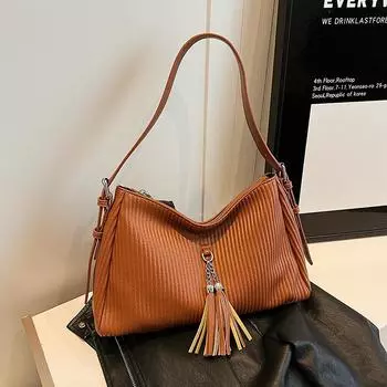 Новая элегантная сумка через плечо из мягкой кожи с ретро-узором и кисточками