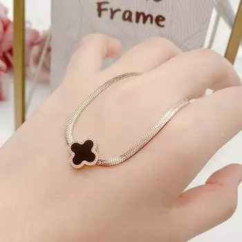 Новая цепочка на ключицу из титановой стали и розового золота, круглое персонализированное короткое ожерелье с четырьмя листочками клевера Ins Wind Simple Temperament Neck Chain