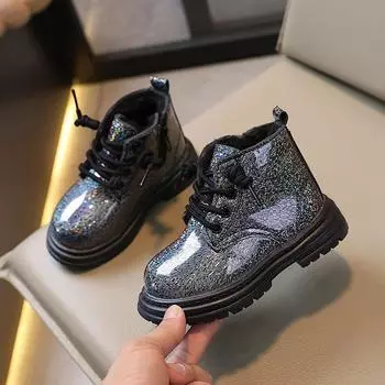 Новая детская обувь для осеннего сезона Яркие кожаные модные ботинки Martens для девочек Корейская версия универсальных ботинок с низким голенищем 21 розовый