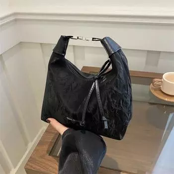 Новая китайская бисерная сумочка женская новая модная иностранная сумка-облако в бархатном стиле универсальная сумка-мессенджер через плечо чёрный