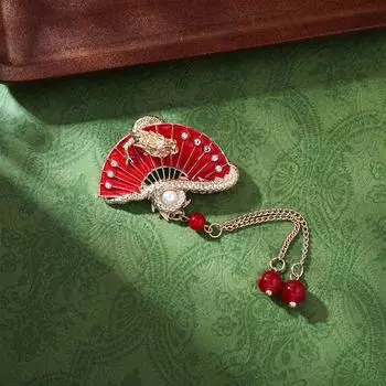 Новая китайская красная веерообразная брошь с бахромой в стиле ниши, элегантный высококачественный корсаж с золотым драконом, анти-легкий для женщин