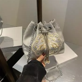 Новая китайская сумка женская 2024 новая летняя сумка-мессенджер с цепочкой популярная эстетическая сумка для отдыха индивидуальная портативная сумка-ведро чёрный