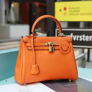 Новая кожаная сумка для женщин с легким роскошным и изысканным ощущением. В комплект входит сумка большой вместимости и сумка через плечо на одно плечо. 25cm бездна