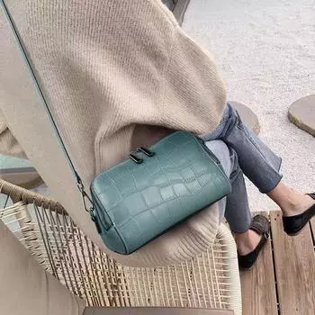 Новая кожаная сумка для женщин Сумки с новым стилем и модные сумки через плечо Универсальные маленькие квадратные сумки