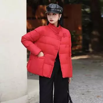 Новая куртка на пуговицах в китайском стиле, женская, короткая, зимняя мода 2024 года, воротник-стойка, утолщенный белый утиный пух, теплая куртка в стиле ретро M красный