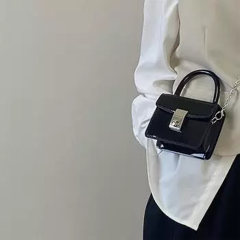 Новая лакированная кожаная квадратная сумка для женщин Японская и корейская модная сумка через плечо Ins с цепочкой, высококачественная сумка с замком для женщин Small
