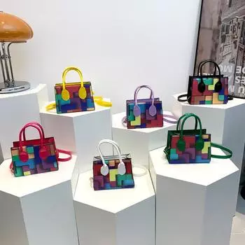 Новая летняя контрастная клетчатая нишевая дизайнерская модная простая повседневная сумка через плечо с короткими ручками небольшого размера