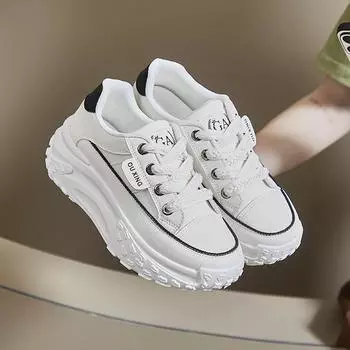 Новая модель женской обуви. Толстая подошва добавляет высоты. Вулканизированная повседневная обувь. Нескользящая и износостойкая повседневная спортивная обувь. 35