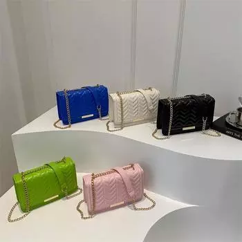Новая модная и стильная маленькая квадратная сумка для женщин, повседневная и красивая сумка через плечо с цепочкой