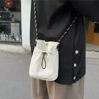 Новая модная мини-сумка через плечо из нейлона для мужчин и женщин, корейская сумка-ведро через плечо, повседневная сумка с пряжкой на шнурке, кошелек для телефона чёрный