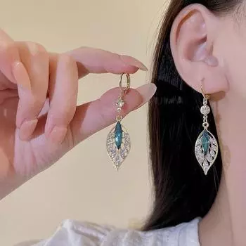 Новая модная универсальная пряжка для ушей со сверкающим цирконием и зелеными листьями