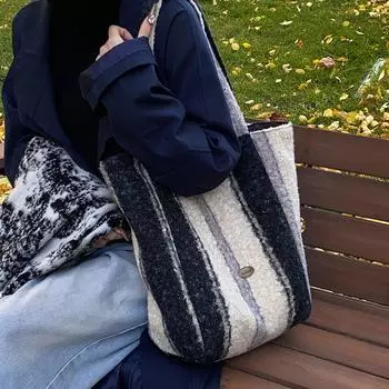 Новая осенне-зимняя сумка-тоут с леопардовым принтом и вертикальными полосками из меха в корейском стиле Ins, двухсторонняя спинка, большая вместимость, одно плечо