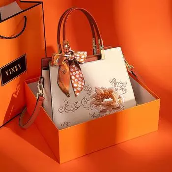 Новая осенне-зимняя женская сумка из натуральной кожи в китайском стиле и элегантная сумка для мамы среднего возраста с вышивкой