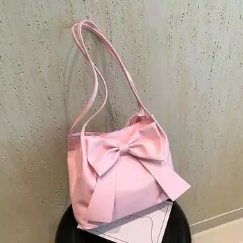 Новая популярная модная сумка-тоут большой вместимости с бантом для женщин 2024 года, новая модная и иностранная универсальная портативная сумка подмышкой чёрный