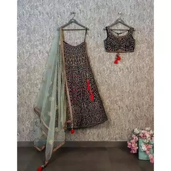 Новая привлекательная и сильно вышитая лехенга с блузкой и дупаттой. (чоли) FREE