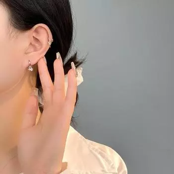 Новая пряжка для ушей, инкрустированная циркониевыми бриллиантами, простые и милые мини-блестящие серьги Niche