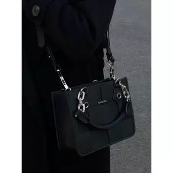 Новая ретро-сумка с отверстиями, мини-сумка из плетеной ткани, нишевый женский дизайн, высококачественная сумка через плечо черного и серебристого цвета