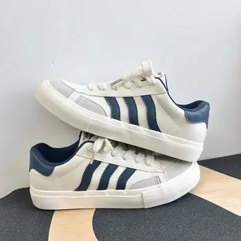 Новая спортивная обувь и кроссовки для отдыха. Маленькие белые туфли 39-44. 39 синий