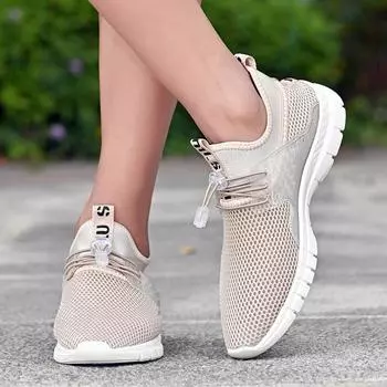 Новая спортивная обувь, мужские летние дышащие кроссовки с сеткой, тонкая обувь, модная обувь, повседневная обувь 38 чёрный