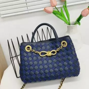 Новая стильная сумка через плечо из плетеной коровьей кожи с пряжкой из металлической веревки — универсальная мода для улицы, поездок на работу и шопинга Small: 25*18*10CM чёрный/синий