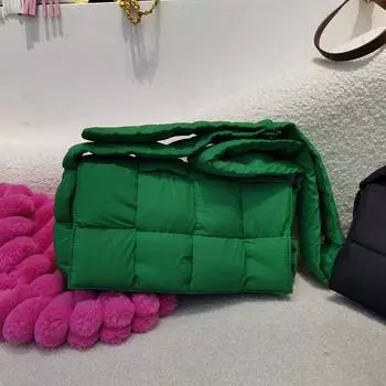 Новая сумка через плечо, вязаная сумка-подушка из пуха, модная усовершенствованная женская сумка для отдыха, универсальные сумки через плечо в корейском стиле для отдыха на открытом воздухе