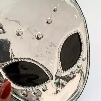 Новая сумка oblique span 2024, нишевый дизайн, тренд, инопланетная сумка особой формы, сумка через плечо в стиле панк с заклепками серебряный