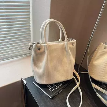 Новая сумка женская 2024 популярная сумка-ведро осень универсальная в этом году популярная модная женская сумка-мессенджер через плечо хаки