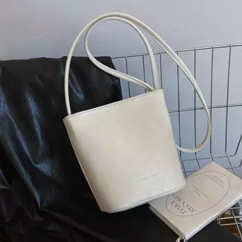 Новая сумка женская 2024 популярная сумка-ведро летняя универсальная в этом году популярная модная женская сумка-мессенджер через плечо чёрный