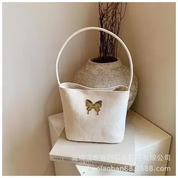 Новая сумка женская популярная сумка-ведро 2024 года имеет большую вместимость осенью и универсальна. Популярный в этом году одноплечий чёрный