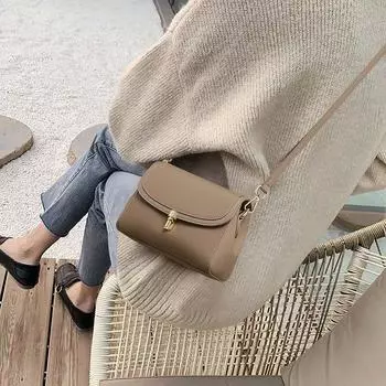 Новая универсальная и модная маленькая квадратная сумка, простая сумка через плечо для поездок на работу и обратно