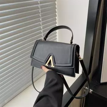 Новая весенняя женская сумка через плечо под мышкой, модная фактурная портативная маленькая квадратная сумка, повседневная французская однотонная сумка-мессенджер чёрный