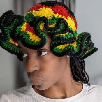 Новая вязаная крючком полосатая разноцветная шляпа ведьмы с короткими полями на Хэллоуин, смешная шляпа для взрослых Adult 57-59cm