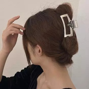 «Новая высококачественная черная треугольная металлическая заколка для волос в форме акулы 2023 года»