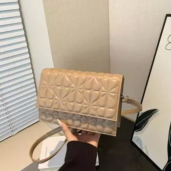 Новая женская сумка 2024 года, лето, новая мода, простая маленькая квадратная сумка, сумка-мессенджер в иностранном стиле, повседневная трендовая сумка через плечо чёрный