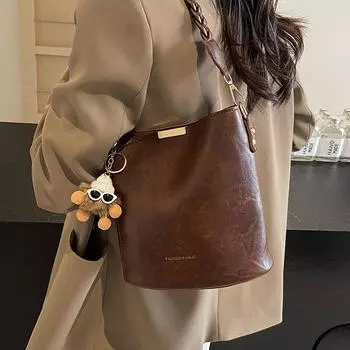 Новая женская сумка 2024 года, популярная сумка-ведро, летняя универсальная сумка через плечо, в этом году популярная сумка-мессенджер чёрный