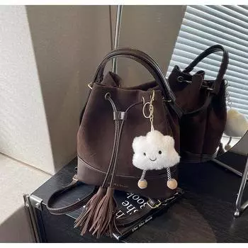 Новая женская сумка 2024 года, популярная сумка-ведро, осенне-зимняя ретро-нишевая сумка, высококачественный рюкзак хаки