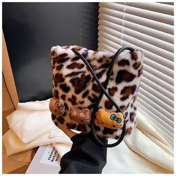 Новая женская сумка 2024 года, популярная сумка-ведро на осень и зиму, плюшевая нишевая сумка высокого класса с леопардовым принтом коричневый