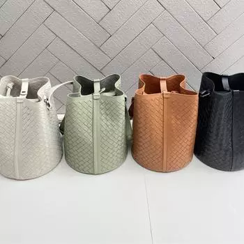 Новая женская сумка с высококачественной кожаной сумкой через плечо, модная плетеная сумка-ведро, сумка с диагональным поперечным ремешком для женщин 18x18x20 cm aero синий