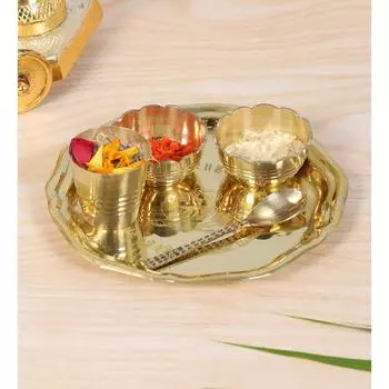 Новейший набор из латуни для пуджи-тхали размером 5 дюймов - золотистый, подарки для церемонии пуджи - набор из 5 предметов, круглый