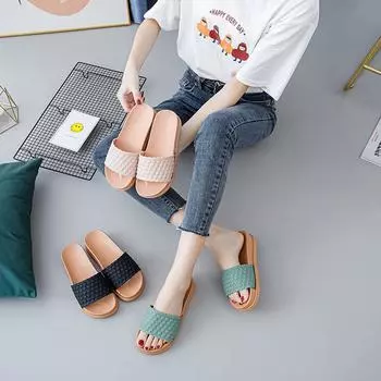 Новинка 2023 года, римские тапочки на толстой подошве для женщин, летние уличные тапочки для женщин, носящих тапочки на плоской подошве с приподнятой подошвой 36