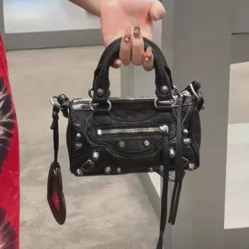 «Новинка 2024 года: Модная женская мини-сумка-боулинг в стиле мотоцикла серебряный