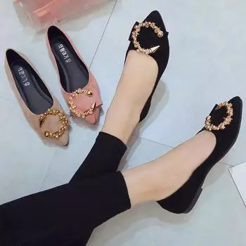 Новинка 2024 года, весенне-осенняя повседневная модная удобная нескользящая износостойкая простая металлическая декоративная женская обувь с острым носком 35 чёрный