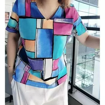 Новинка, женская одежда больших размеров, цветной геометрический узор, футболка с коротким рукавом и V-образным вырезом, минималистичный универсальный повседневный топ, хлопок, эластичный материал Figure Color L