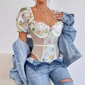 Новое боди из кружевной сетки с принтом и стальным кольцом с пузырьковыми рукавами и принтом. XS белый