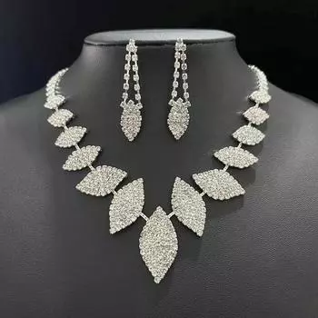 Новое колье, комплект сережек, ключица со стразами, свадебная ювелирная цепочка, инкрустированная бриллиантами цепочка для банкетного набора. белый