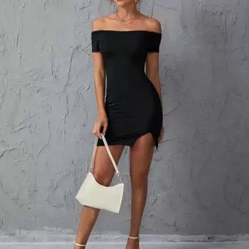 Новое летнее однотонное облегающее платье с открытыми плечами и зубчатым краем S чёрный