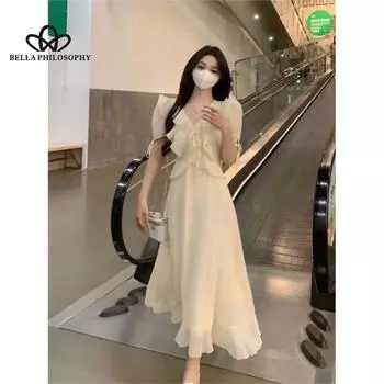 Новое летнее платье с v-образным вырезом и рюшами во французском стиле, нежное элегантное однотонное утягивающее длинное платье с короткими рукавами S бежевый