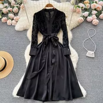 Новое осеннее кружевное лоскутное атласное платье с v-образным вырезом и бретельками, свободное французское платье с подолом S чёрный