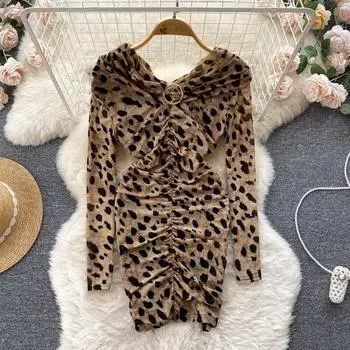 Новое осеннее легкое платье для зрелой ветра с тонкой талией и тонким дизайном Sense of Sex с v-образным вырезом и плиссировкой с леопардовым принтом и длинными рукавами, хип-платье
